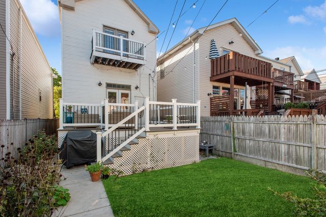 1803 N Fairfield Avenue, Chicago, IL 60647