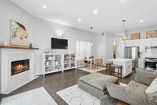 1803 N Fairfield Avenue, Chicago, IL 60647