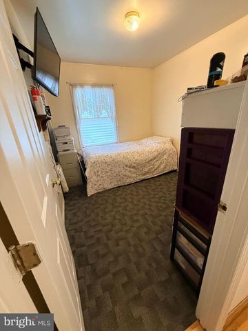 319 CANAL RD, Falling Waters, WV 25419