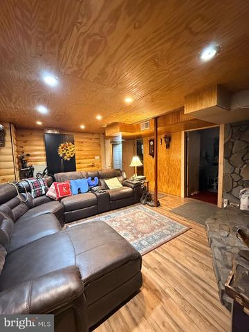 319 CANAL RD, Falling Waters, WV 25419