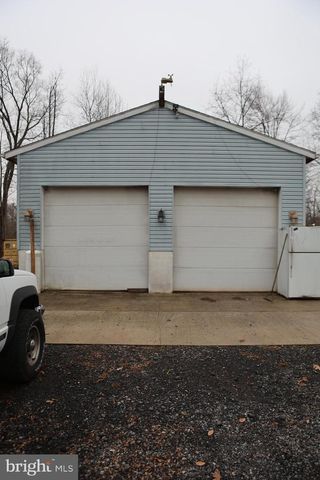 319 CANAL RD, Falling Waters, WV 25419