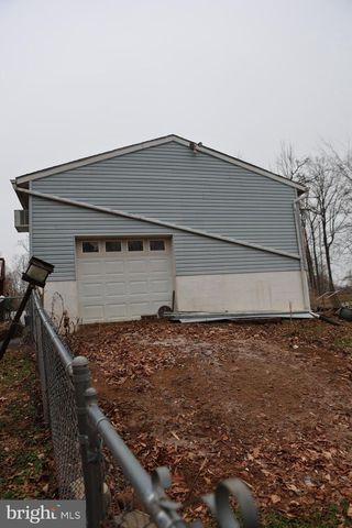 319 CANAL RD, Falling Waters, WV 25419