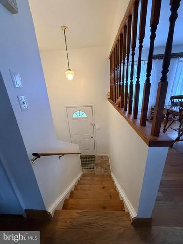 319 CANAL RD, Falling Waters, WV 25419