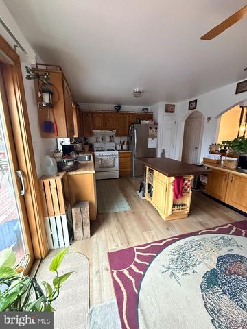 319 CANAL RD, Falling Waters, WV 25419