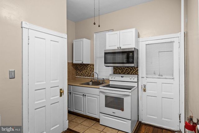1241 W SILVER ST, Philadelphia, PA 19133