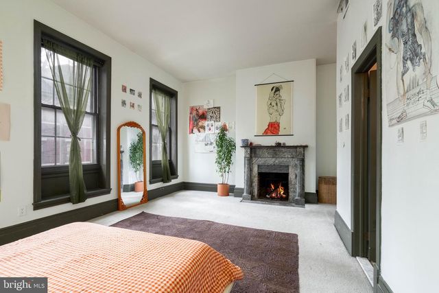 239 RACE ST, Philadelphia, PA 19106