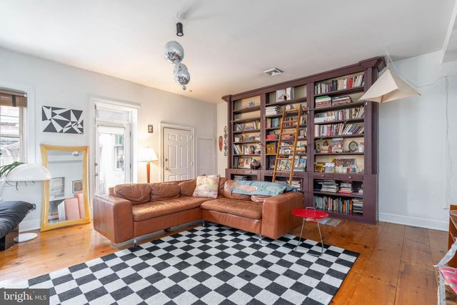 239 RACE ST, Philadelphia, PA 19106