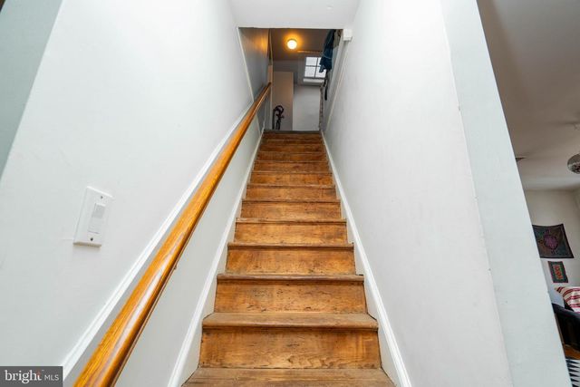 239 RACE ST, Philadelphia, PA 19106