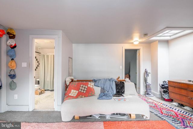 239 RACE ST, Philadelphia, PA 19106