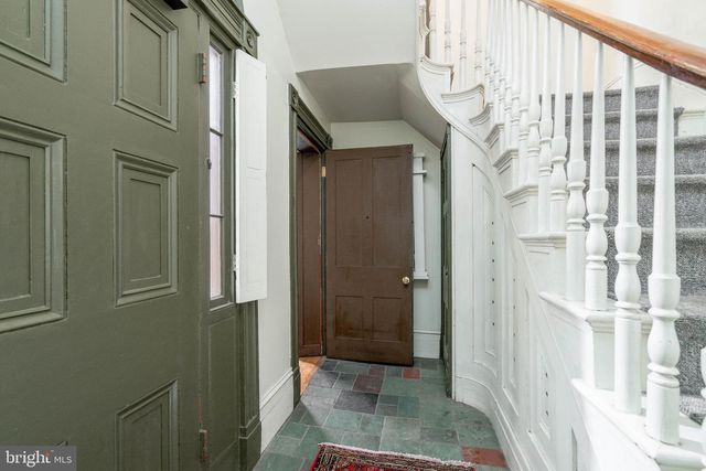 239 RACE ST, Philadelphia, PA 19106