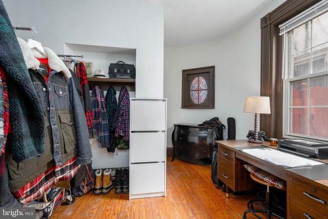 239 RACE ST, Philadelphia, PA 19106