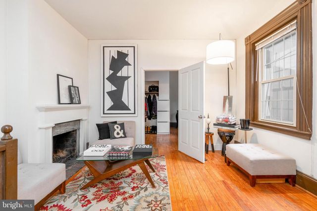 239 RACE ST, Philadelphia, PA 19106