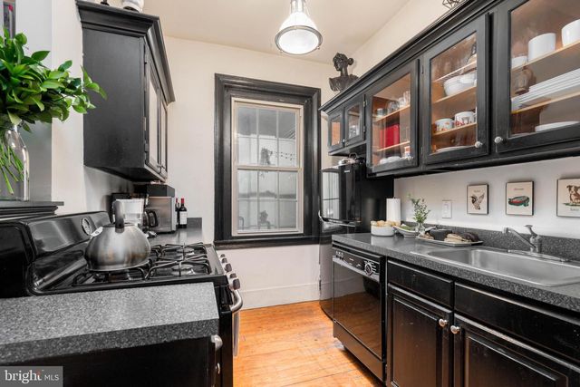 239 RACE ST, Philadelphia, PA 19106