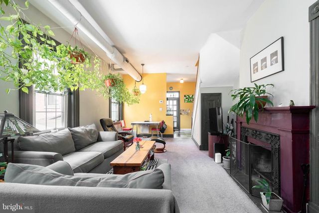 239 RACE ST, Philadelphia, PA 19106