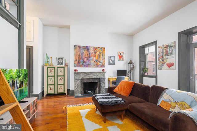 239 RACE ST, Philadelphia, PA 19106