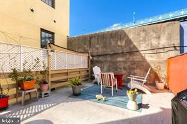 239 RACE ST, Philadelphia, PA 19106