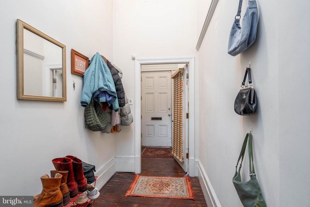 239 RACE ST, Philadelphia, PA 19106