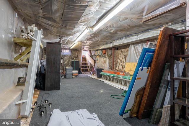 239 RACE ST, Philadelphia, PA 19106