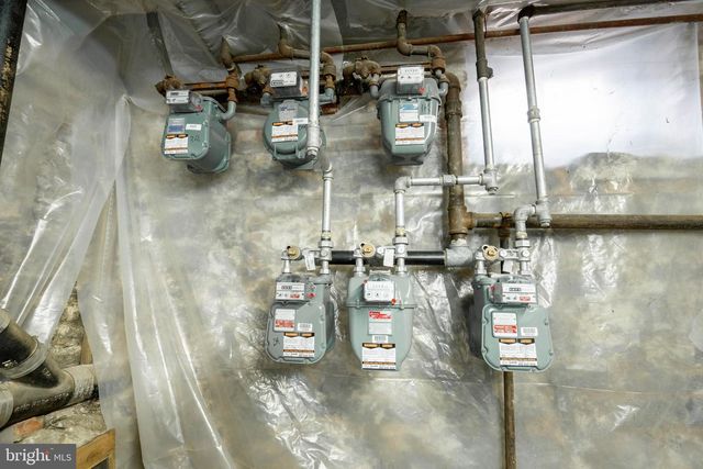 239 RACE ST, Philadelphia, PA 19106