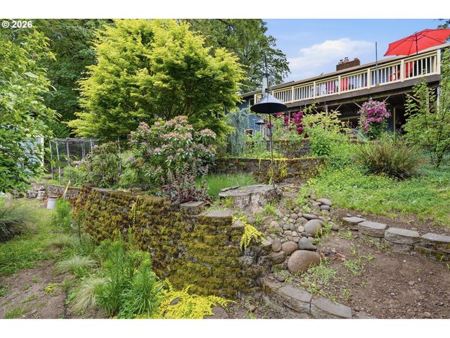 6717 OAKRIDGE Dr, Gladstone, OR 97027