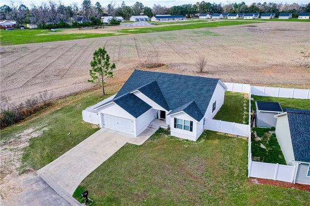 594 Pinehurst Drive, Blackshear, GA 31516