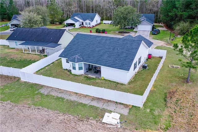 594 Pinehurst Drive, Blackshear, GA 31516