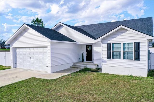 594 Pinehurst Drive, Blackshear, GA 31516