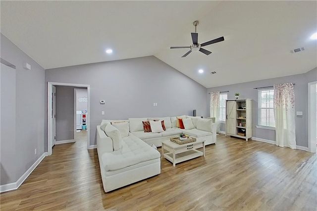 594 Pinehurst Drive, Blackshear, GA 31516