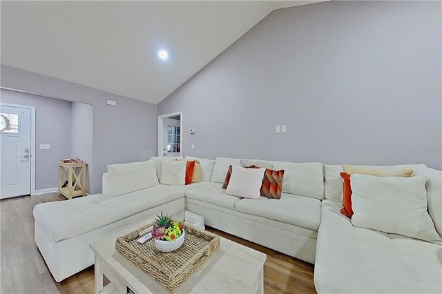 594 Pinehurst Drive, Blackshear, GA 31516