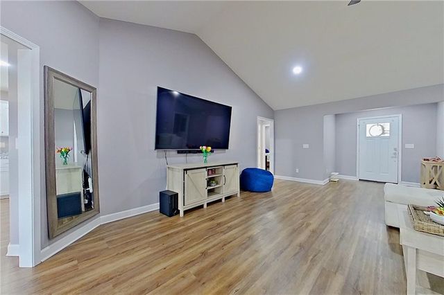 594 Pinehurst Drive, Blackshear, GA 31516