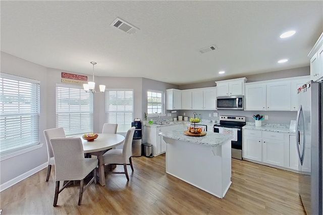 594 Pinehurst Drive, Blackshear, GA 31516