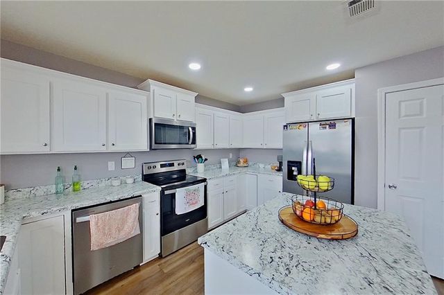 594 Pinehurst Drive, Blackshear, GA 31516