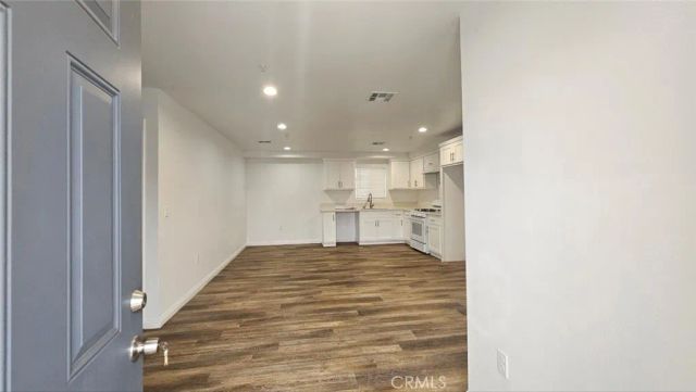 211 W 43rd, Los Angeles, CA 90037