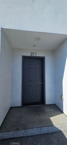 211 W 43rd, Los Angeles, CA 90037