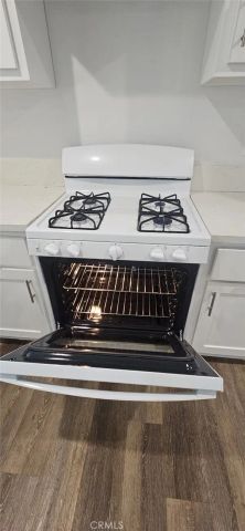 211 W 43rd, Los Angeles, CA 90037