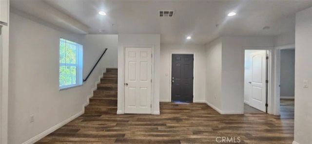 211 W 43rd, Los Angeles, CA 90037