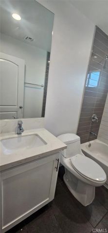 211 W 43rd, Los Angeles, CA 90037