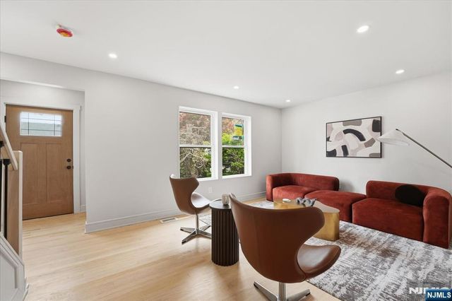 180 Sheridan Avenue, Clifton, NJ 07011
