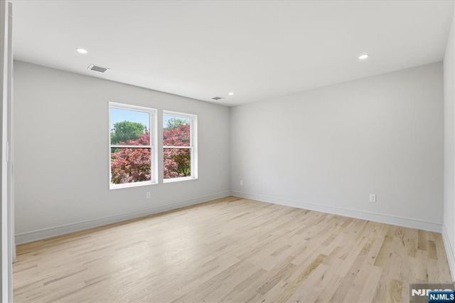 180 Sheridan Avenue, Clifton, NJ 07011