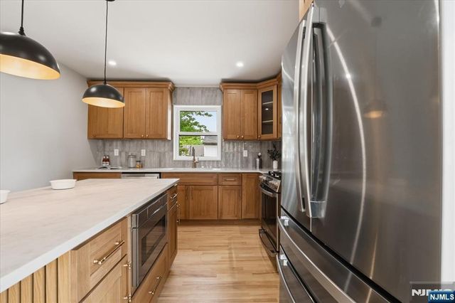 180 Sheridan Avenue, Clifton, NJ 07011