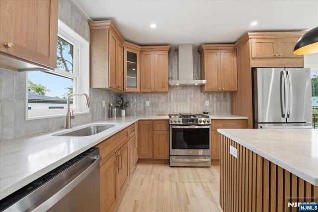 180 Sheridan Avenue, Clifton, NJ 07011