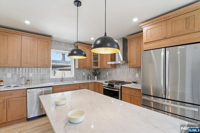 180 Sheridan Avenue, Clifton, NJ 07011