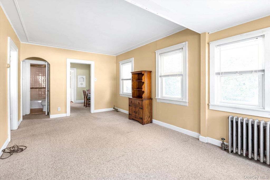 8 Rockne Street, Huntington, NY 11743 — photo 4