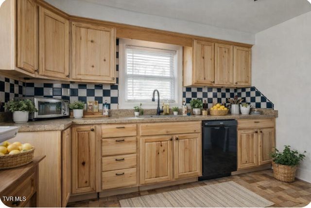 529 Fulton Ave Avenue, Kingsport, TN 37660