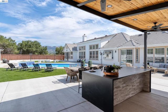 2197 Wynfair Ridge Way, San Jose, CA 95138