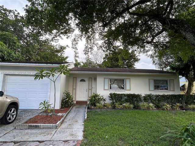 7262 SW 1st St, Margate, FL 33068