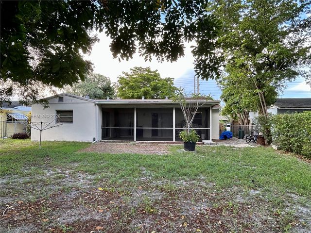 7262 SW 1st St, Margate, FL 33068
