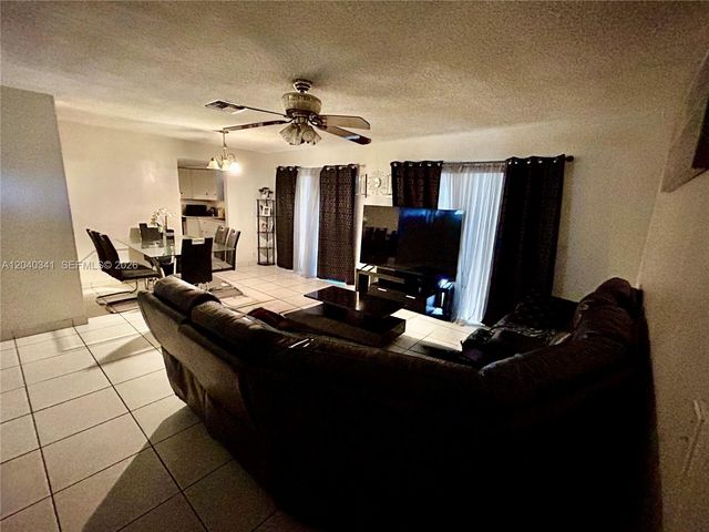7262 SW 1st St, Margate, FL 33068