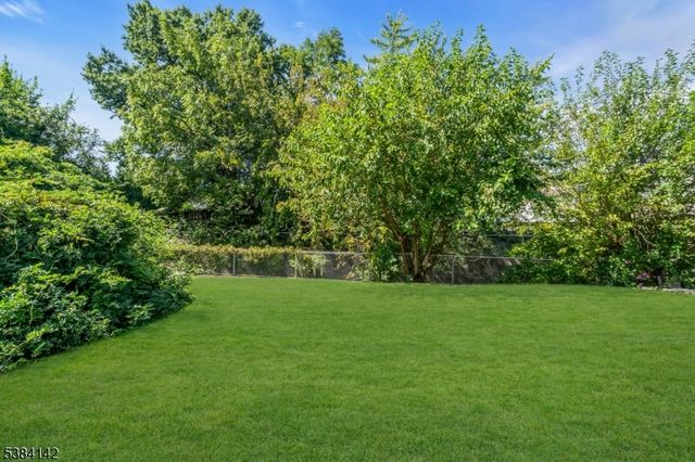 813 N Wood Ave, Linden City, NJ 07036