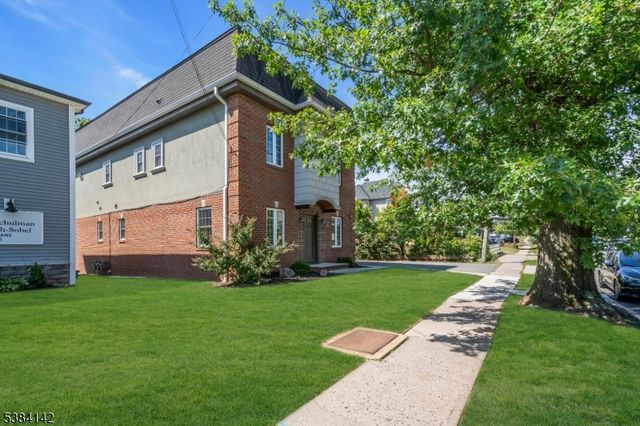 813 N Wood Ave, Linden City, NJ 07036